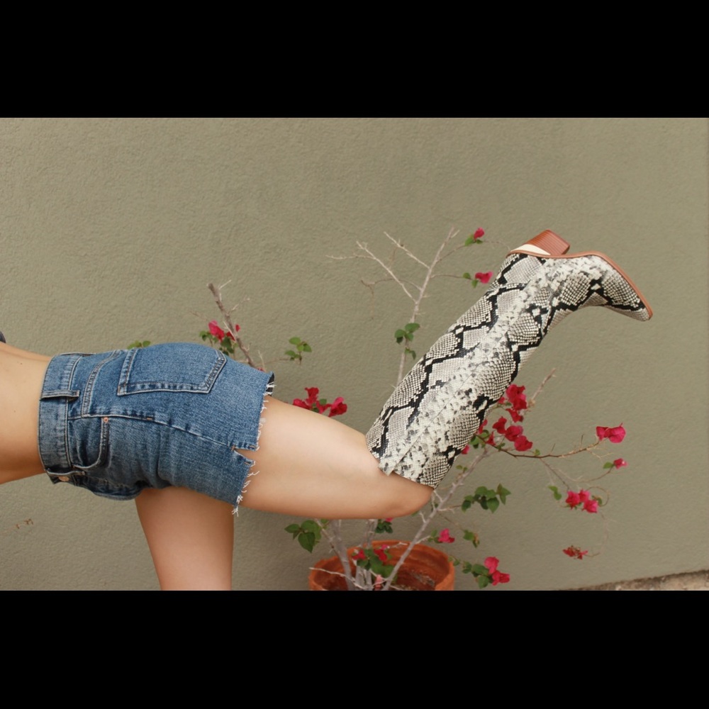 Snake skin knee highs - Gianni Bini - Picture 2 of 4